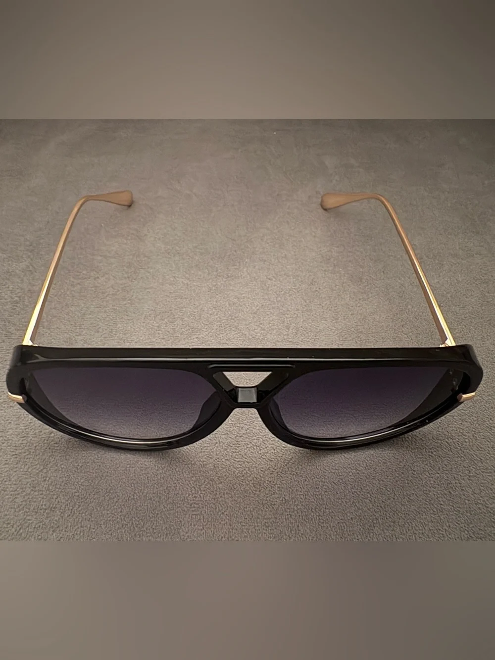 TJUTR Women’s Oversized Black and Gold Aviator Sunglasses - One Size